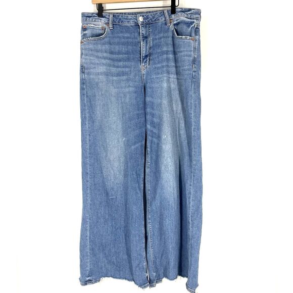 American Eagle Jeans Size 14 Womens Baggy Wide Leg Super High Rise Distressed - Picture 1 of 11
